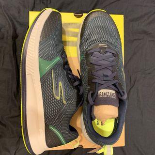 全新SKECHERS GO RUN PULSE慢跑鞋 Us11