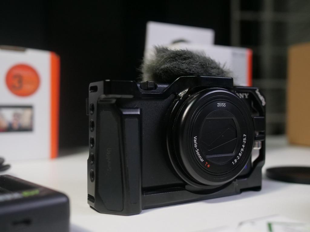 Sony ZV1 Point and Shoot Vlogging Camera, Photography, Cameras on