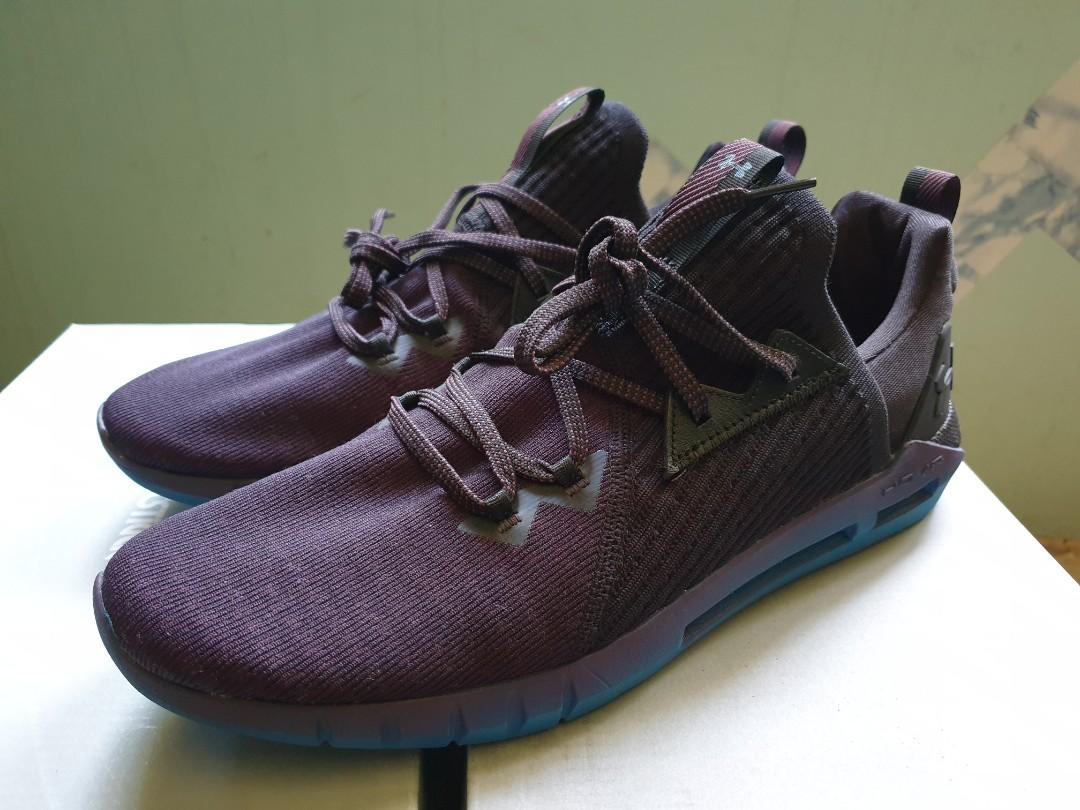 Under armour hovr top slk on feet