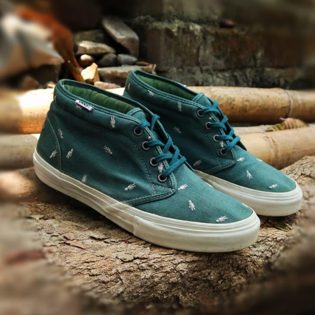 Vans x Alien Workshop Fesyen Pria Sepatu Sneakers di Carousell
