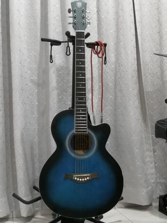 Guitar with aux on sale input