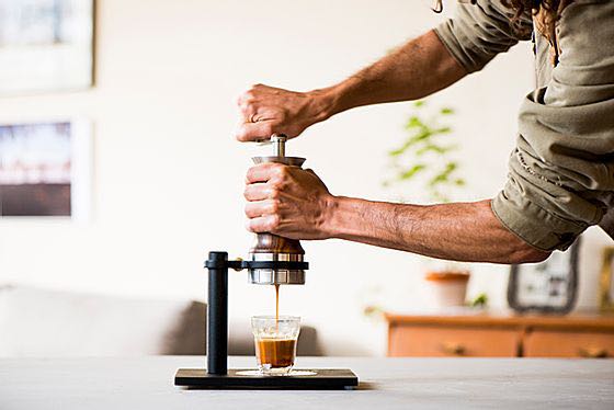 Aram espresso maker + steel stand, 家庭電器, 廚房電器, 咖啡