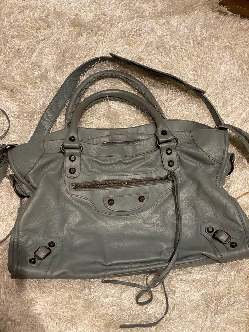 Authentic Balenciaga classic City (Category: Luxury Bags & Wallets) located in Quezon City. Submitted by closetraidbya (Listing ID 1111025872, Image 2). Description: Restored bought from Japan No mirror No dustbag RFS: decluttering .