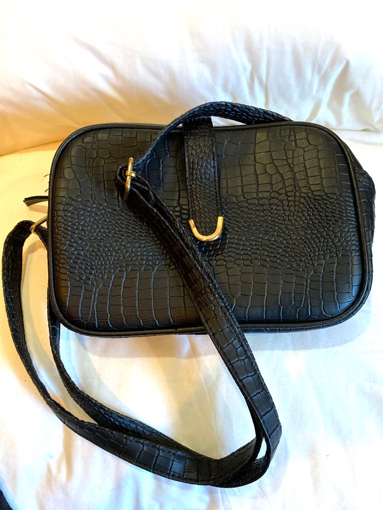 Avon Fashion x Angel Locsin Black Shoulder Bag, Women's Fashion, Bags &  Wallets, Shoulder Bags on Carousell