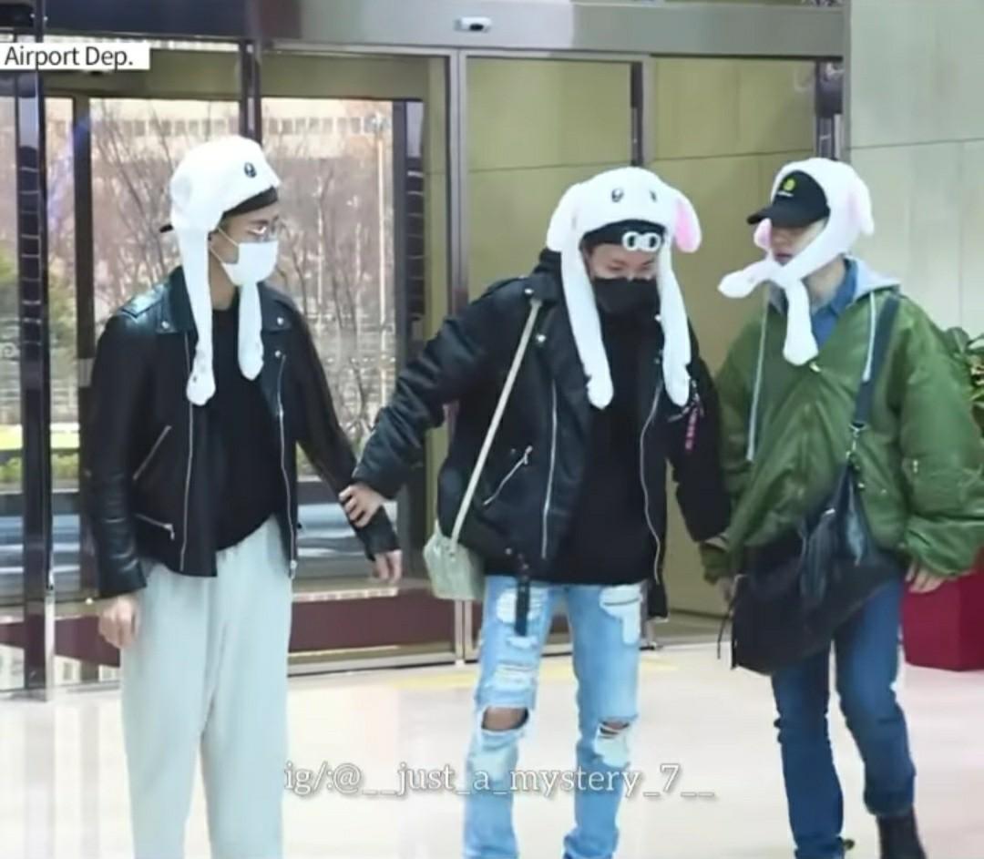 BTS EXO Twice ITZY GIDLE TXT STRAY KIDS RABBIT EARS HAT BEANIES