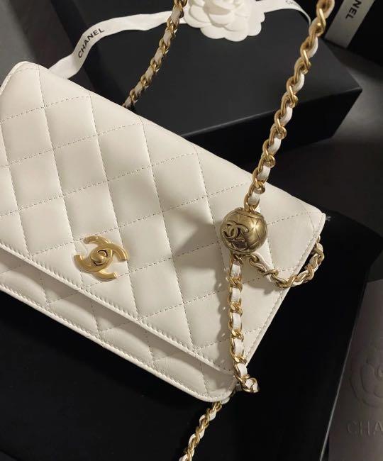 Chanel woc gold ball in white wallet on chain mini bag blanc