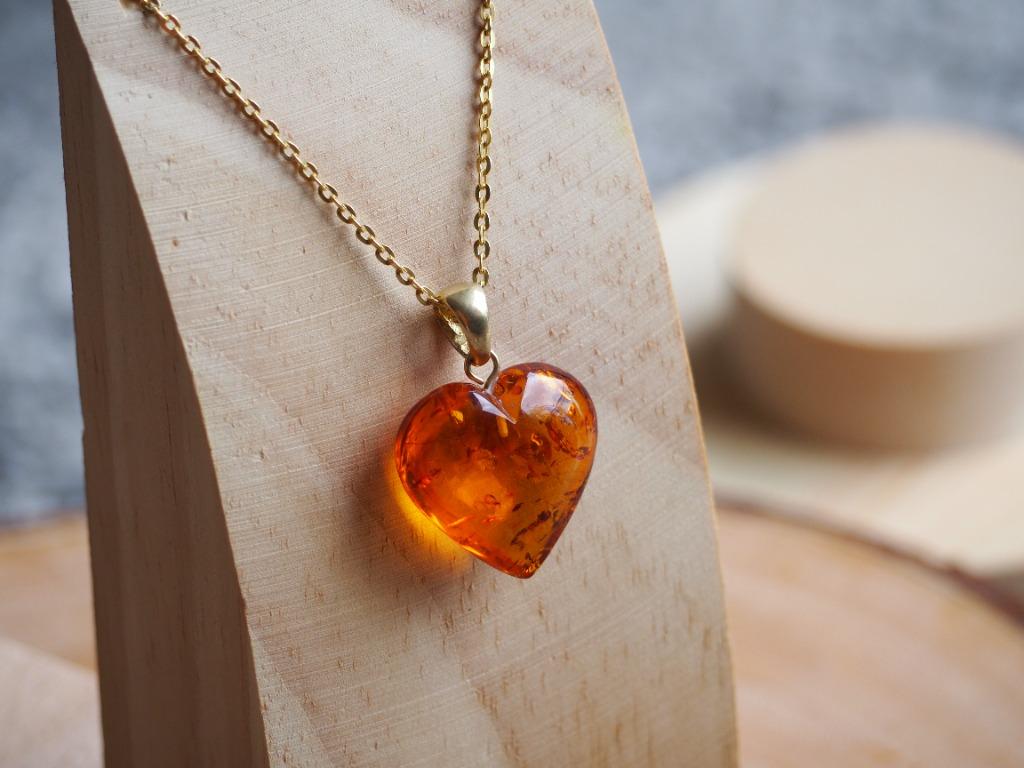 Amber heart pendant store
