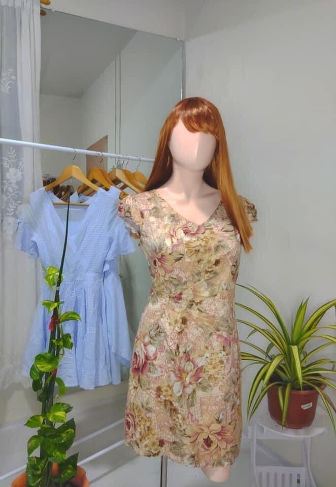 Floral dress (Category: Dresses) located in Quezon City. Submitted by binibiningabe (Listing ID 1110940055, Image 1). Description: .