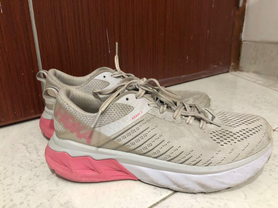 Hoka One One Arahi 3 Woman. Fesyen Wanita Sepatu di Carousell