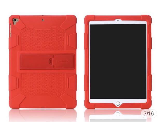 Ipad Casing 9.7” (Category: Laptops & Notebooks) located in Singapore. Submitted by mayeleven (Listing ID 1110992907, Image 1). Description: Never used before as I bought wrong size.