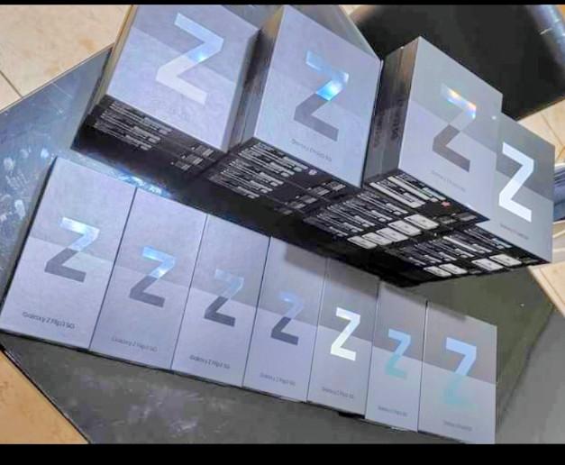 IPHONE & SAMSUNG SMARTPHONES (Category: iPhone 12 Series) located in Makati City. Submitted by nicejed02 (Listing ID 1110957426, Image 2). Description: FOR SALE GALAXY & IPHONE KOREAN VARIANT SINGLE SIM SAMSUNG: Z FLIP3 5G - 57,500 Z FOLD3 5G - 95,000 Z FOLD2 5G - 69,000 S21 ultra 5g - 48k S10 5g - 16k IPHONE: 12promax 128gb - 57k 12promax 256gb - 61k 12promax 512gb - 68k DM ME FREE DELIVERY IN METROMANILA.