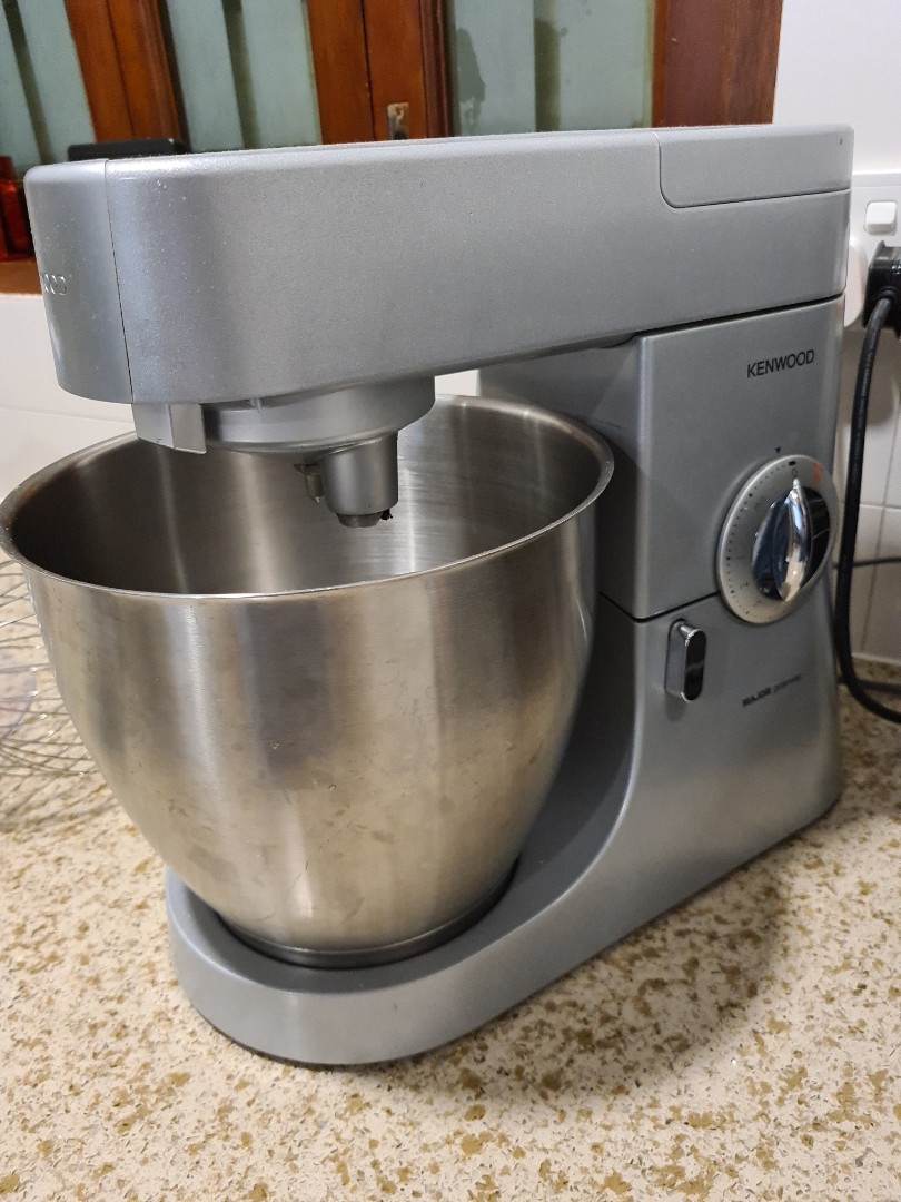 Kenwood standing mixer, TV & Home Appliances, Kitchen Appliances, Hand