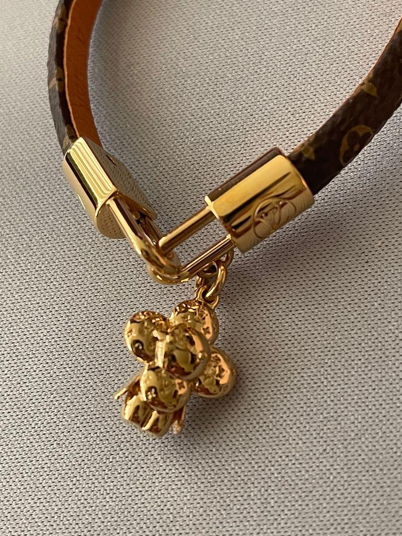 Products by Louis Vuitton: Vivienne pendant, 3 golds, black