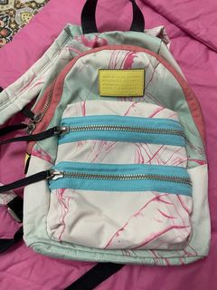 (Category: ) located in . Submitted by fallovapreloved (Listing ID 1110879213, Image 1). Description: .