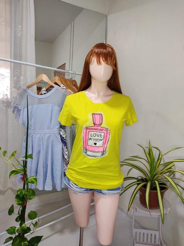 Sale tops ( 3 for 100.00) (Category: Blouses) located in Quezon City. Submitted by binibiningabe (Listing ID 1110945709, Image 2). Description: .