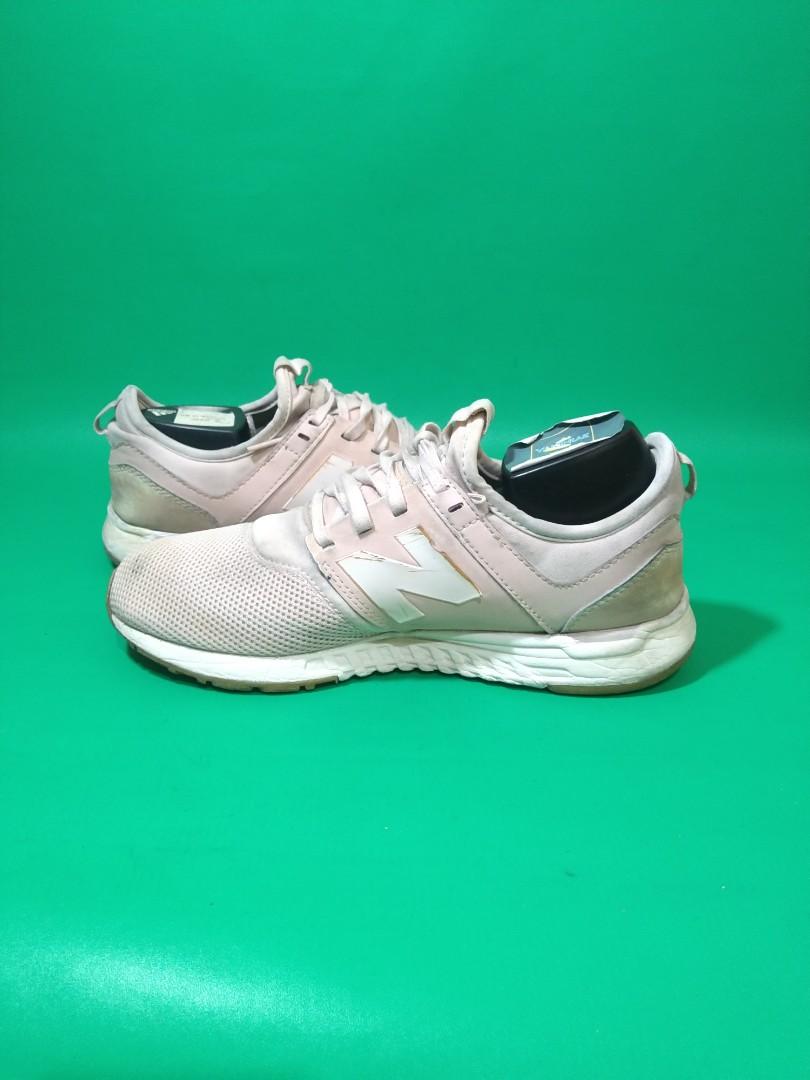 Sepatu new balance 247 ORI Size 39 Fesyen Pria Sepatu Sneakers