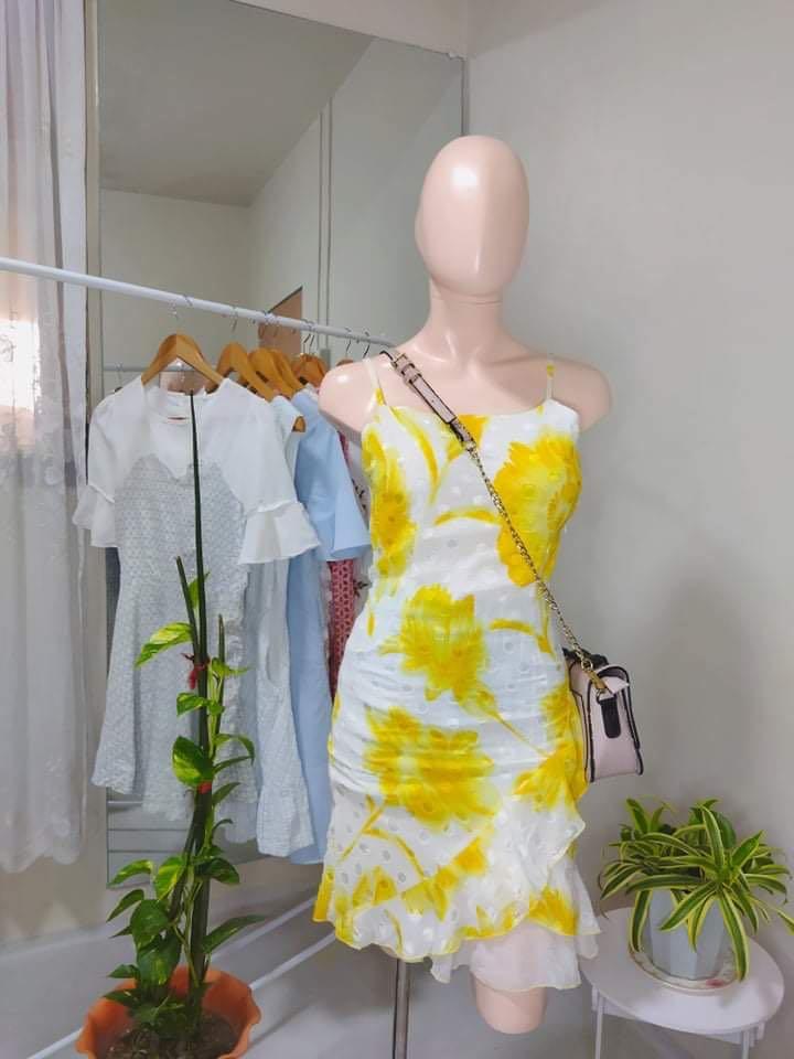 Yellow playful dress (Category: Dresses) located in Quezon City. Submitted by binibiningabe (Listing ID 1110939185, Image 1). Description: .