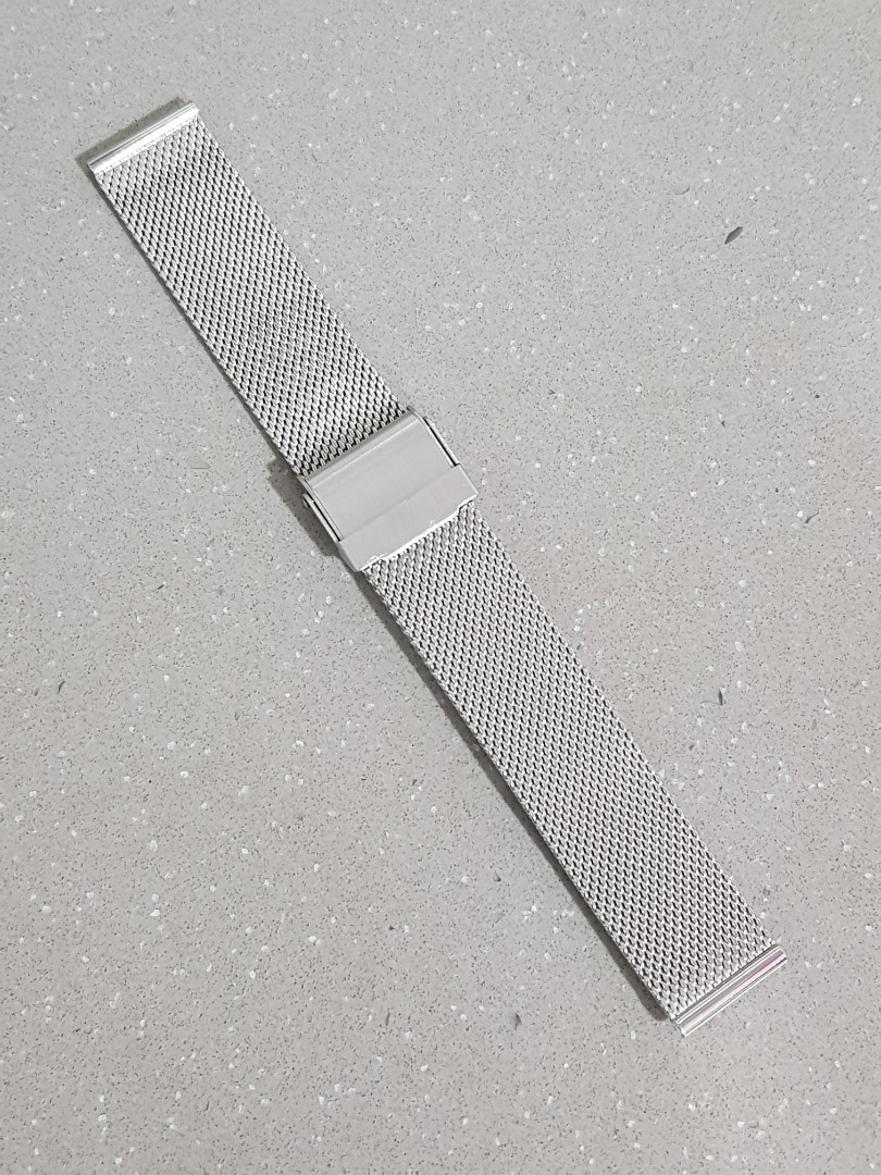 Bracelet De Montre En Acier Inoxydable 18mm - Couleur Argenté, Neuf Sans étiquettes, Compatible Style Sport