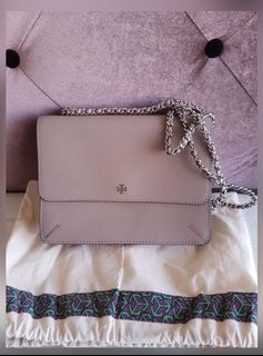 (Category: ) located in . Submitted by sofiagcloset (Listing ID 1112813223, Image 1). Description: .