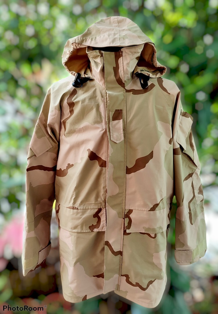 Authentic US Military Desert Camouflage Goretex Cold Wet Parka