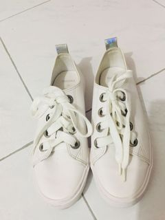 (Category: ) located in . Submitted by mixtrendsph (Listing ID 1112880519, Image 1). Description: .