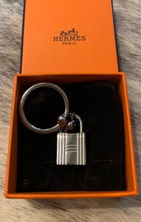 (Category: ) located in . Submitted by vicluxurycollection (Listing ID 1112770026, Image 1). Description: .