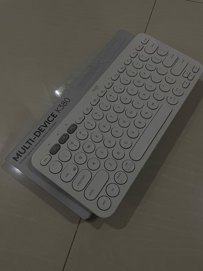 K380 logitech keyboard (Category: Computer Keyboard) located in Mandaluyong City. Submitted by kariellemmm (Listing ID 1112860846, Image 2). Description: Only used few times. Good as new, pebble mouse is also available!:) If interested, feel free to send a message! 🤍.