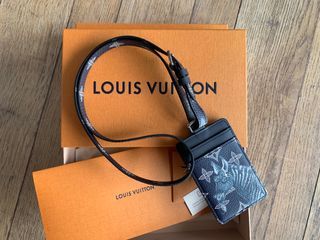 AUTHENTIC Louis Vuitton LV Savane Monogram Lion Chapman Men’s Size 9 (RARE)