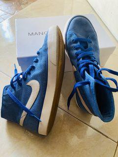 Nike casual