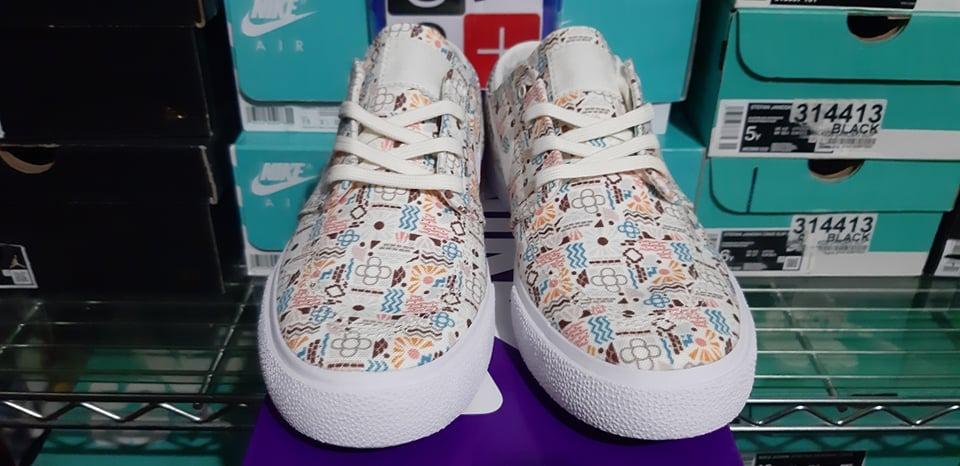 Nike SB Zoom Stefan Janoski RM Premium Canvas Barcelona Cashmere White Men s Fashion Footwear Sneakers on Carousell