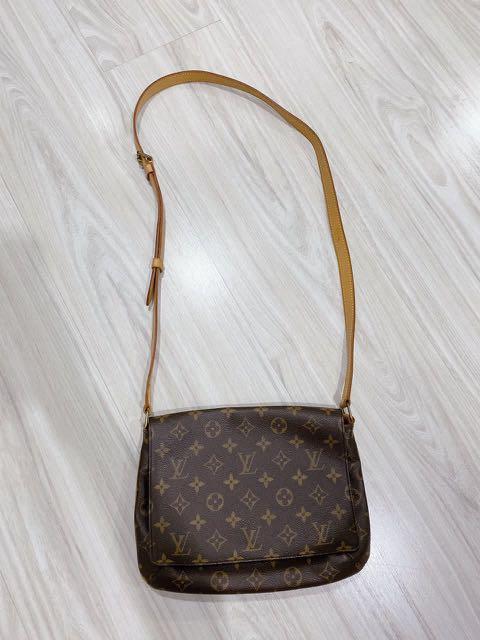 Luxmiila bags - RM2990 Preloved LV batignolles horizontal