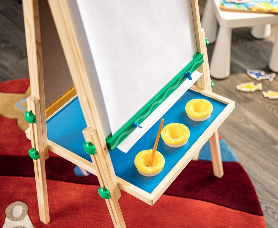 Crayola art easel deals chalkboard magnetic whiteboard