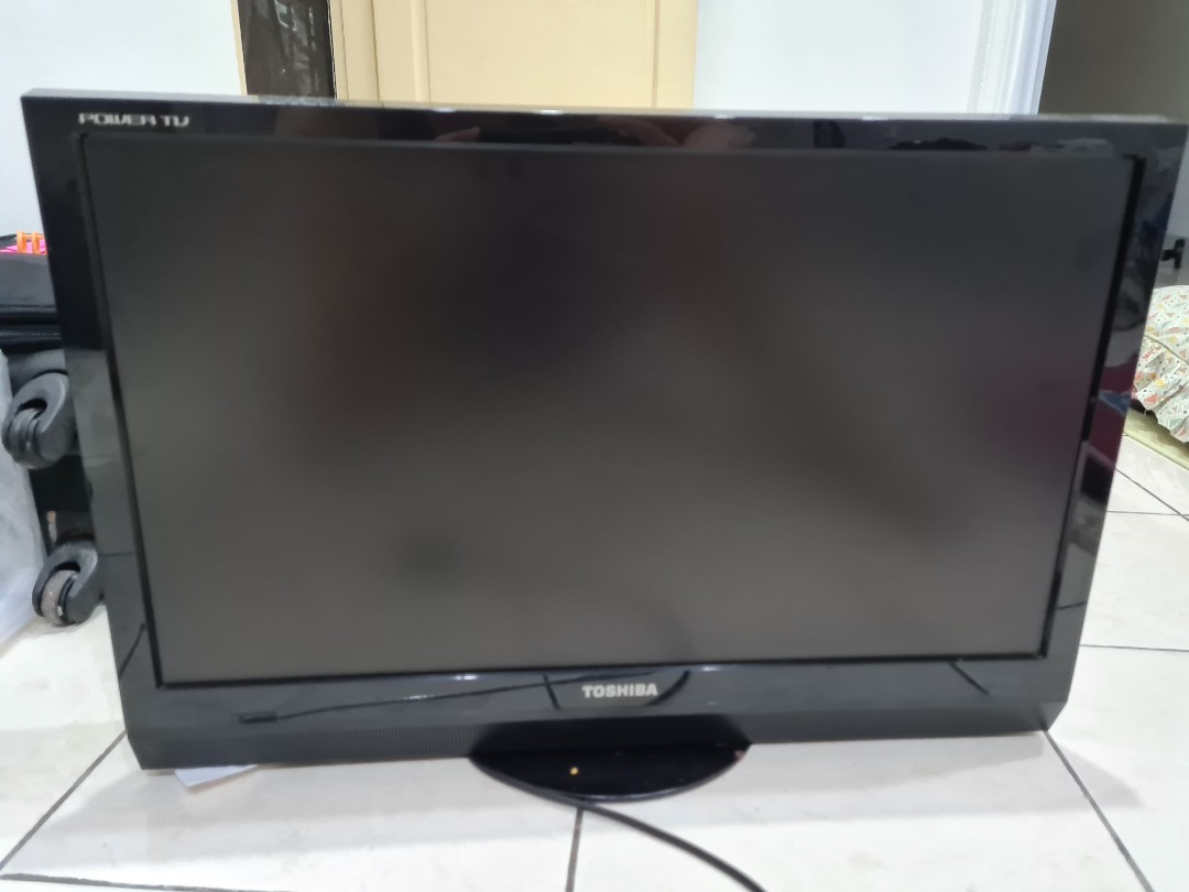 TV LCD Toshiba 24 Inch, Elektronik, TV 
