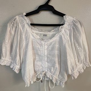 (Category: ) located in . Submitted by beeswardrobe (Listing ID 1112758790, Image 1). Description: .