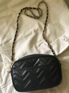 (Category: ) located in . Submitted by preloved_item8 (Listing ID 1112738848, Image 1). Description: .