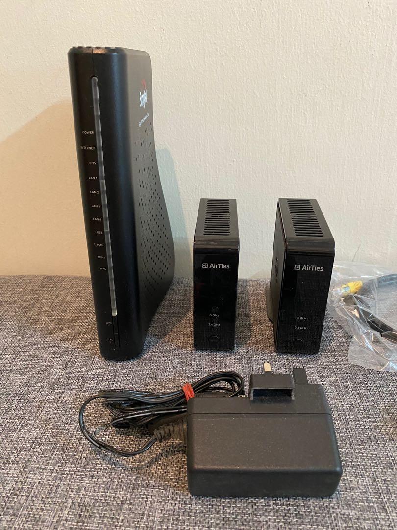 2 Airties Air 4920 WIFI Mesh and Singtel WIFI Gigabit Router AC Plus