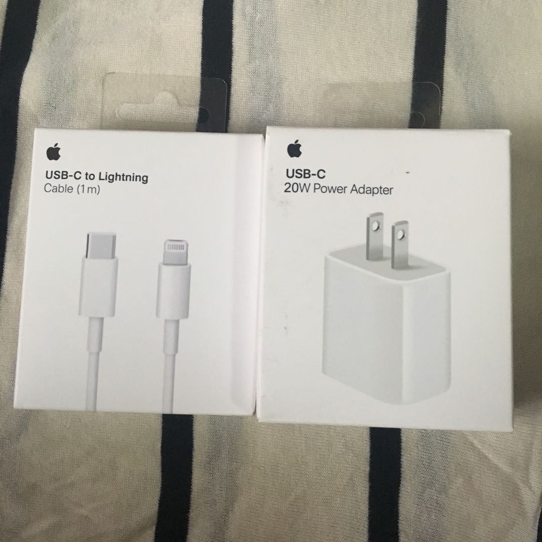 Apple iPhone Charger 20 watts adapter and Usb c to Lightning cable