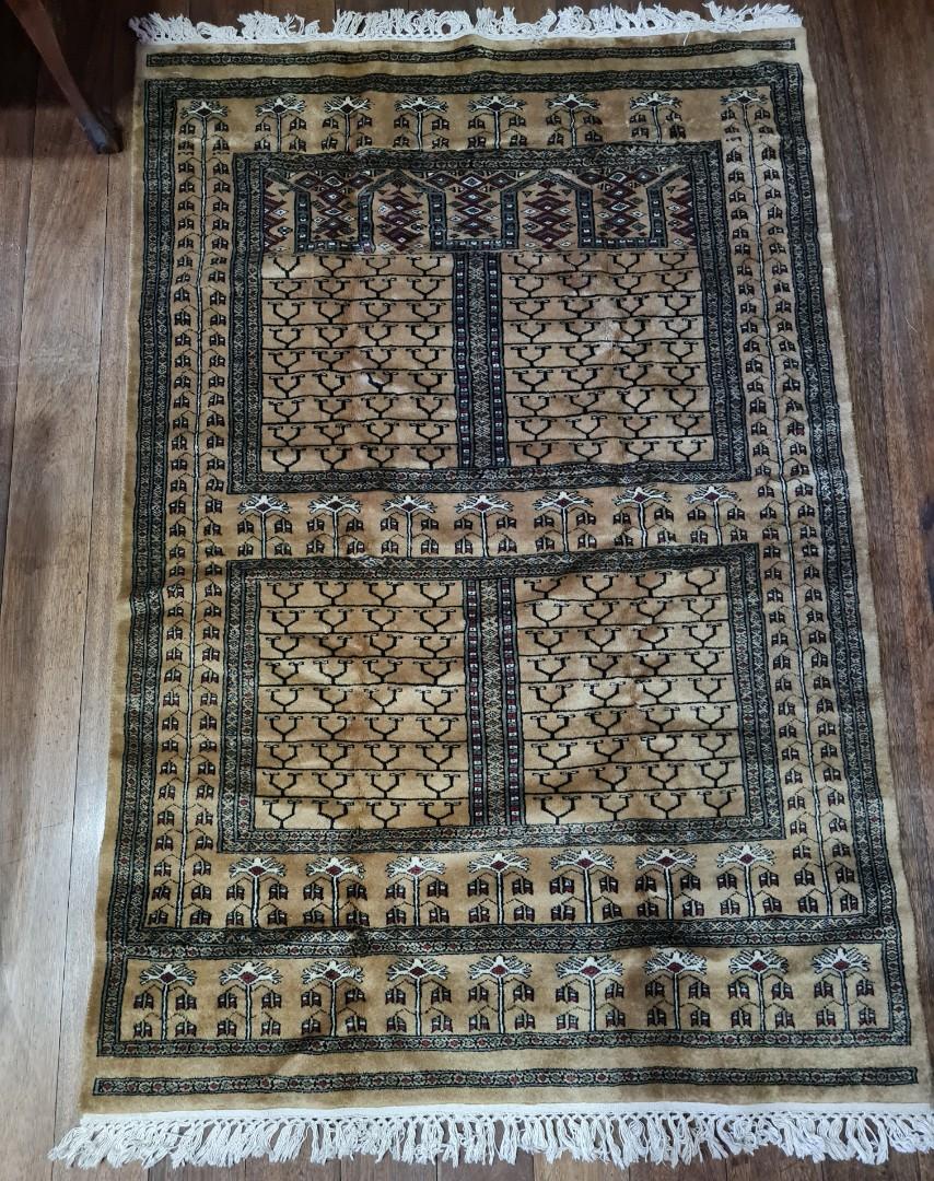 Authentic Jaipur Rug (Category: Carpets, Mats & Flooring) located in Quezon City. Submitted by secondthemotion (Listing ID 1112907356, Image 1). Description: 100% wool hand knotted area rug. Size 4ft×6ft Stylized tree design. Bought in Jaipur, India. Totally unused. Price php 40k + shipping (to be shouldered by buyer) *All sales are final..