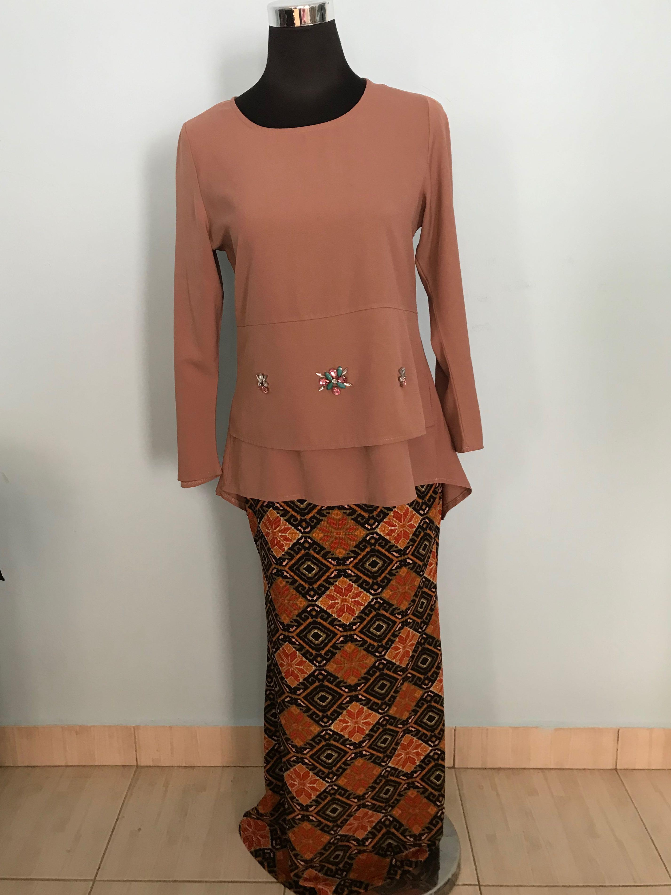 Baju Kurung Muslimah Fashion Two Piece On Carousell