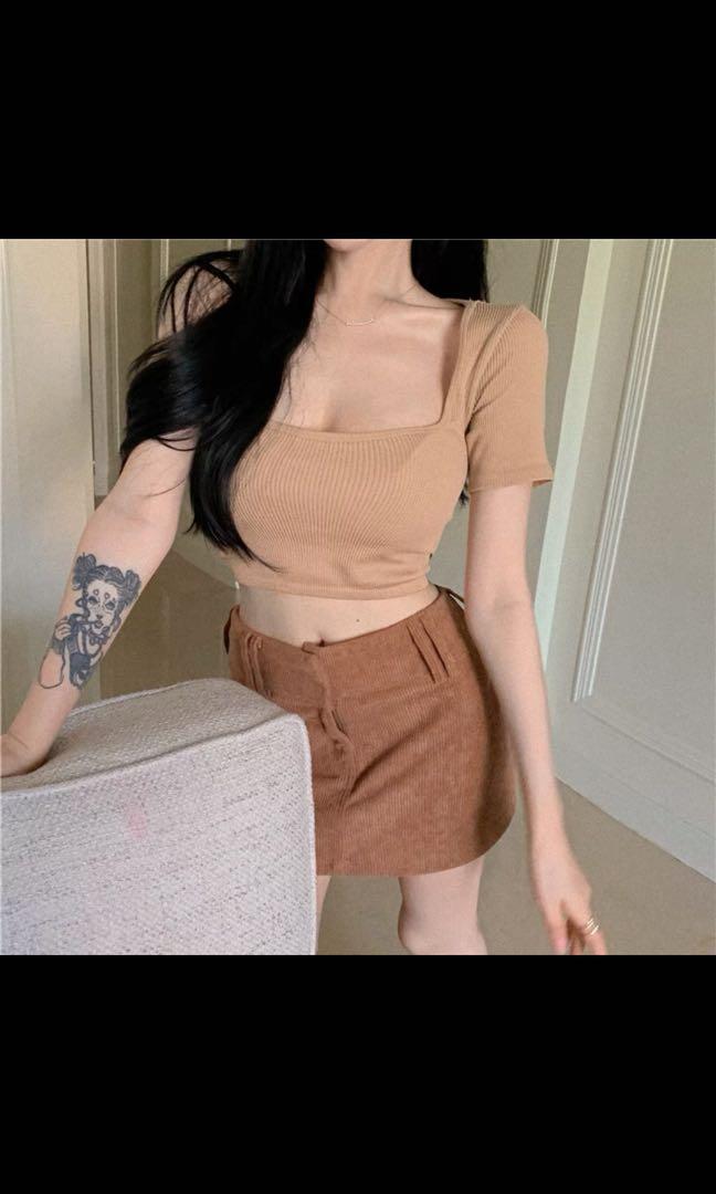 Basic Brown Top (Category: Shirts) located in Singapore. Submitted by shoppingponies (Listing ID 1113053252, Image 1). Description: BNIB Material is very soft & comforable Free size Cash deal $4 | no trades.