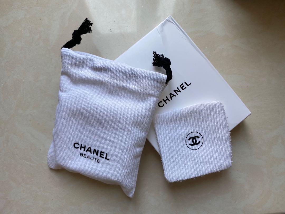 Chanel cotton makeup pads 兒童孕婦用品 洗澡及換尿片 洗澡及換尿片 其他用品 Carousell