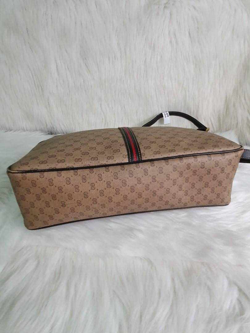 Gucci Sling Bag Authentic (Category: Luxury Bags & Wallets) located in Malolos. Submitted by yamaguchionline (Listing ID 1112994352, Image 3). Description: SALE❗❗❗ Made in Italy With Code nice and quality minimal sign of usage because its preloved Please respect my ads thank you.