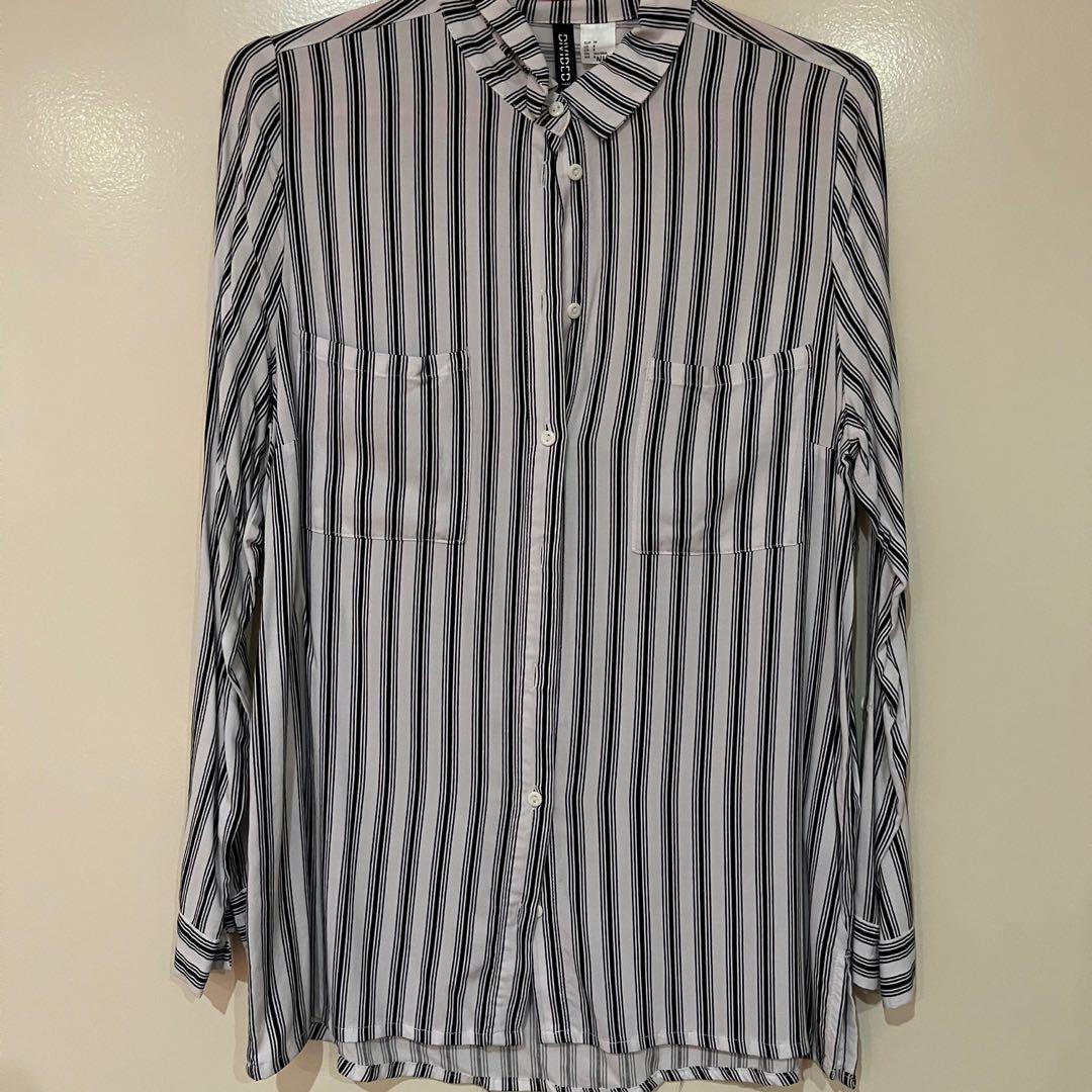 H&M Divided Black/White Long sleeved Polo (Category: Blouses) located in Subic. Submitted by niqdr (Listing ID 1112912490, Image 1). Description: ✅Fits medium-semi large frames ✅Size EUR38/US8.