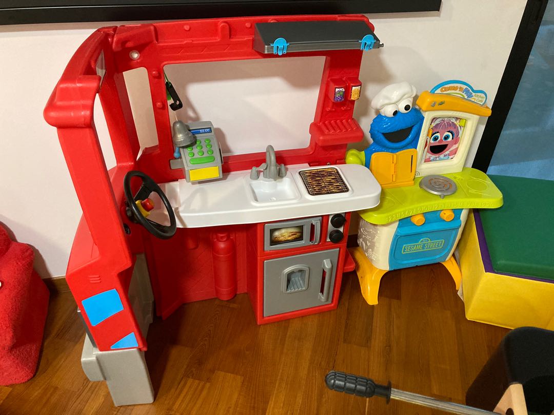 Little tikes food truck kitchen top