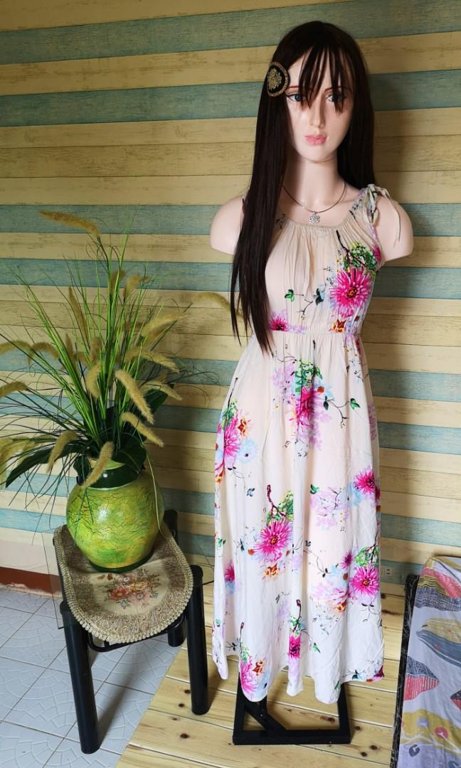 Maxi Dress (Category: Dresses) located in Legazpi City. Submitted by rizaraketera (Listing ID 1112945720, Image 1). Description: .