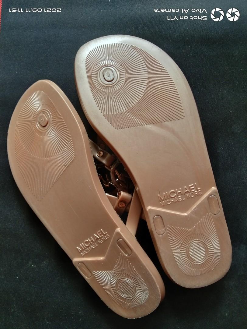 Michael kors charm outlet jelly sandals