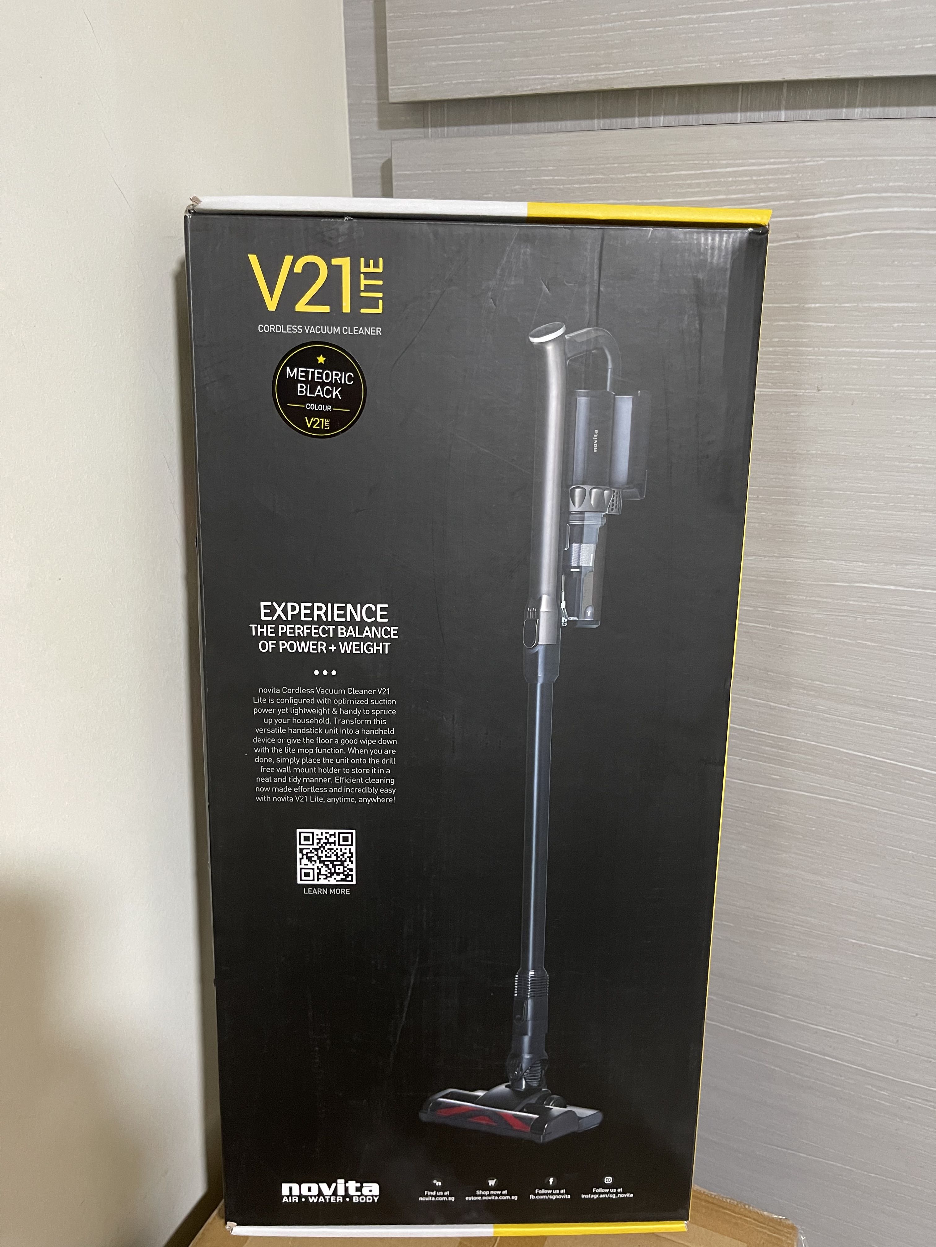 Novita Cordless Vacuum Cleaner V21 Lite (Black), TV & Home Appliances