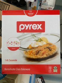 Pyrex casserole 1.4l