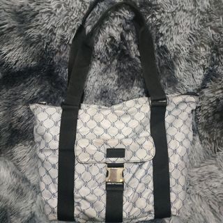 (Category: ) located in . Submitted by shopaholic_gurl (Listing ID 1113047128, Image 1). Description: .