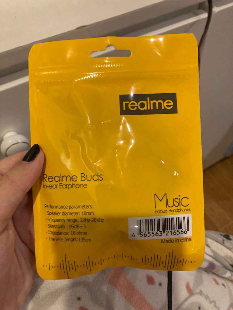 Realme Buds In-ear Earphone (Category: Earphones) located in Muntinlupa City. Submitted by xplsbuymystuffx (Listing ID 1113044921, Image 2). Description: MOP: GCASH only .